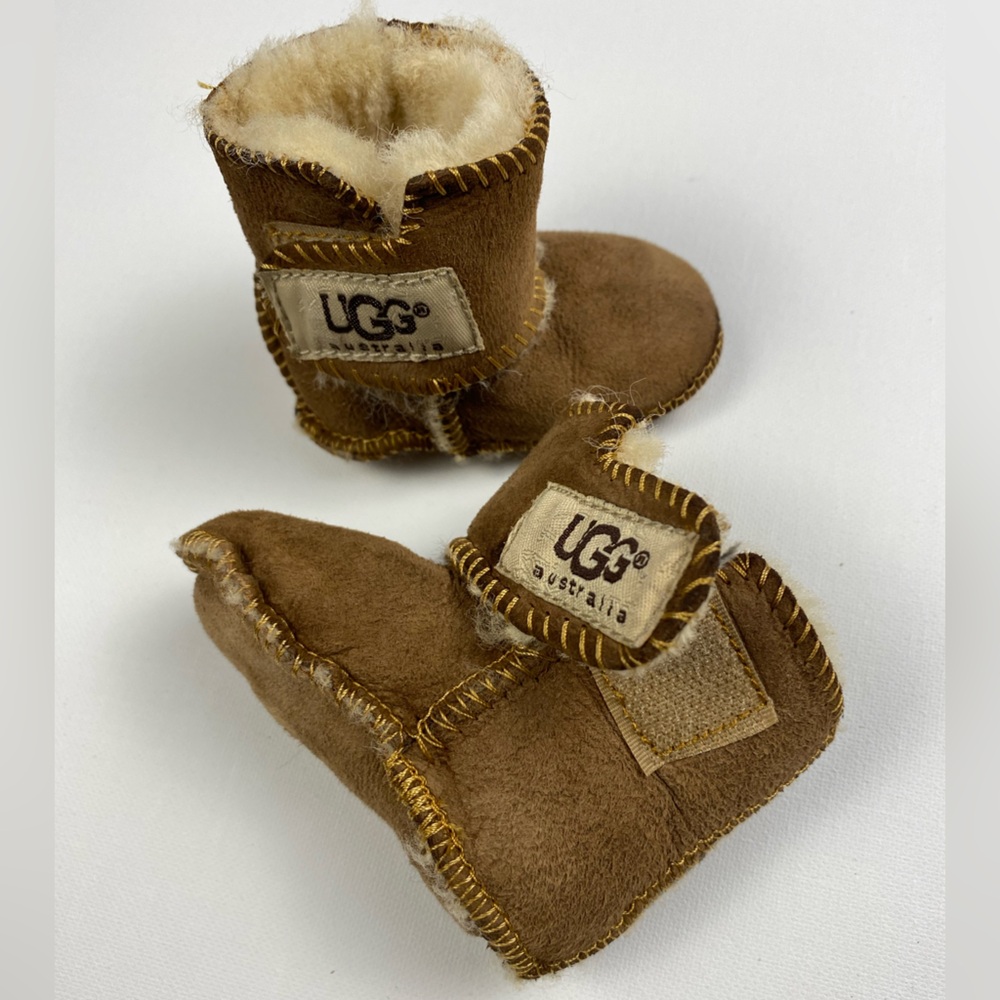 UGG Australia Suede Chestnut Brown Baby Booties size X-Small 0-6 Months